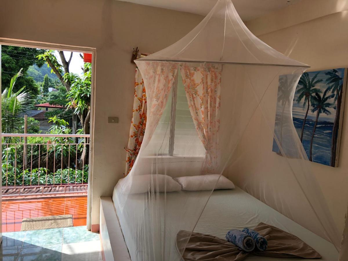 Puerto Galera Hostel Exterior photo